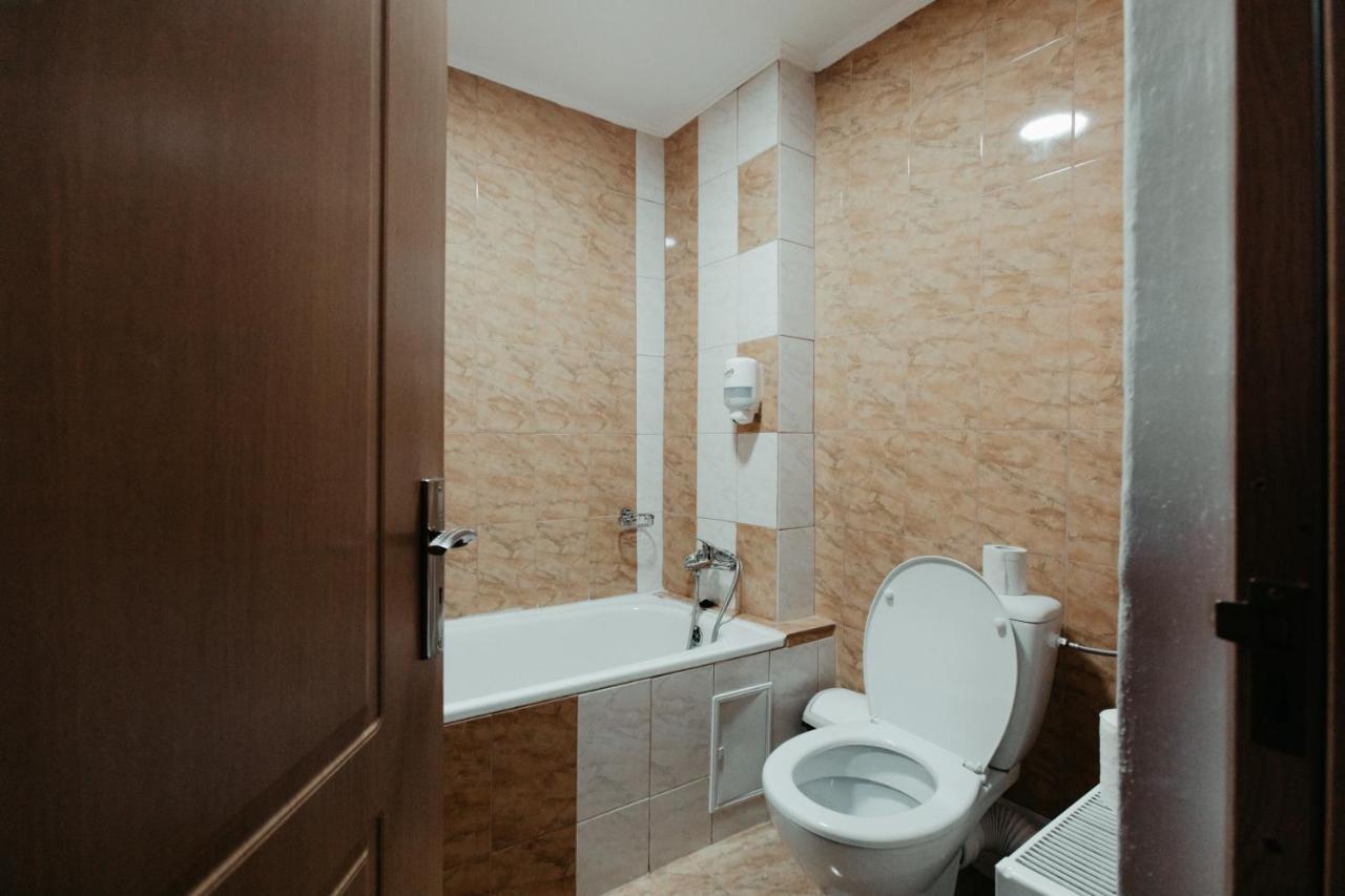 Готель Casa Preturii Tirgu Lapus Екстер'єр фото